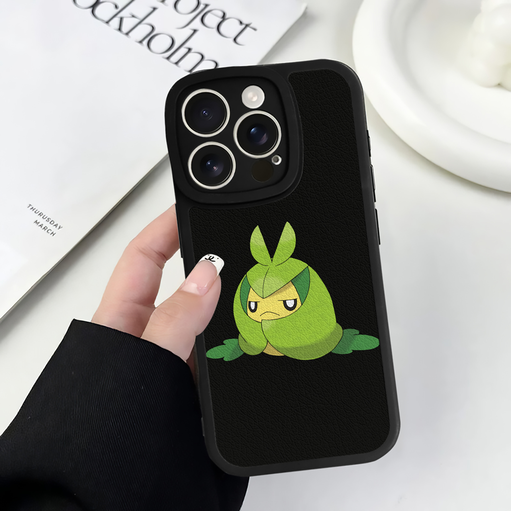 （画像用） ポケットモンスター Pokémon 【iPhone 16シリーズ対応】シリコンスマホケース（レザー調） 材質：シリコン